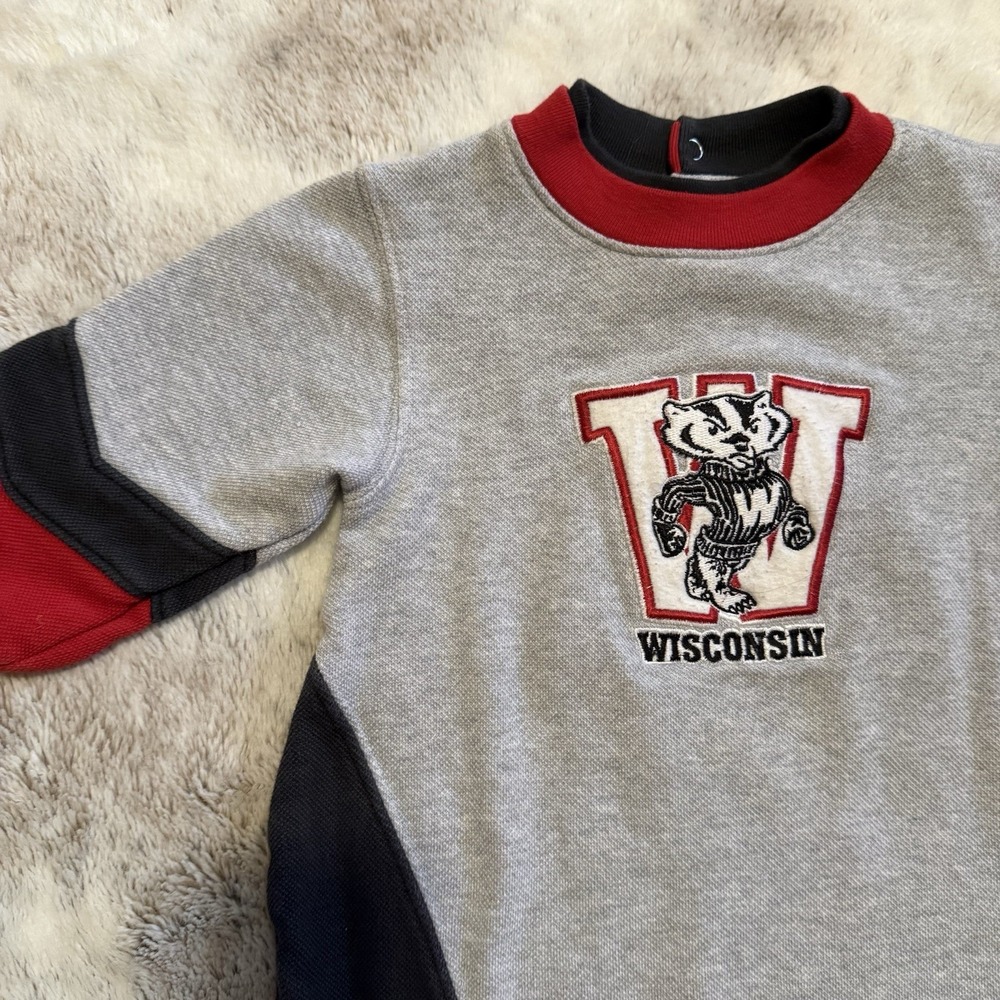 Vintage Wisconsin Badger Baby Embroidered Logo Romper Size 18 Months - Picture 3 of 6
